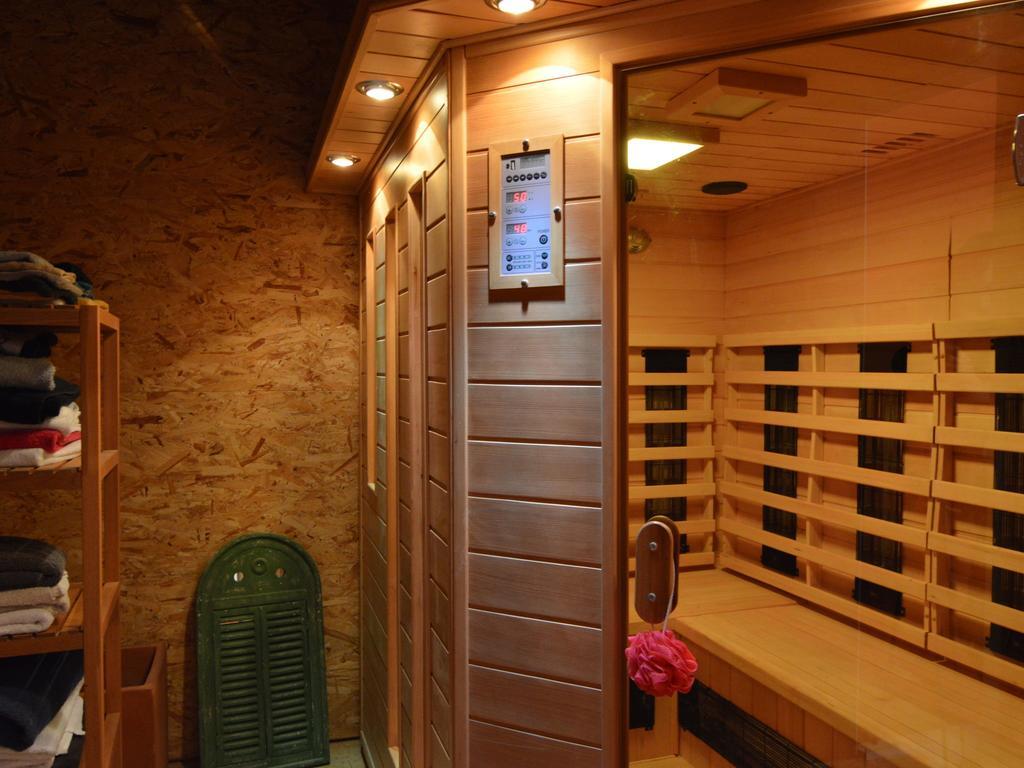 Cozy Holiday Home In Odeigne With Sauna Bagian luar foto
